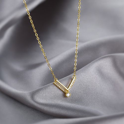 Dây Chuyền Lili Jewelry Bạc Nữ Đính Đá CZ Hình Chữ V Cách Điệu LILI_275631 Màu Vàng Gold-4