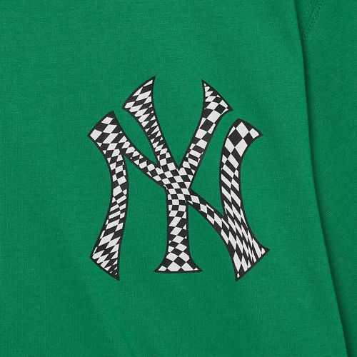Áo Phông MLB Checkerboard Clipping Logo Overfit New York Yankees Tshirt 3ATSO0233-50GND Màu Xanh Green Size M-5