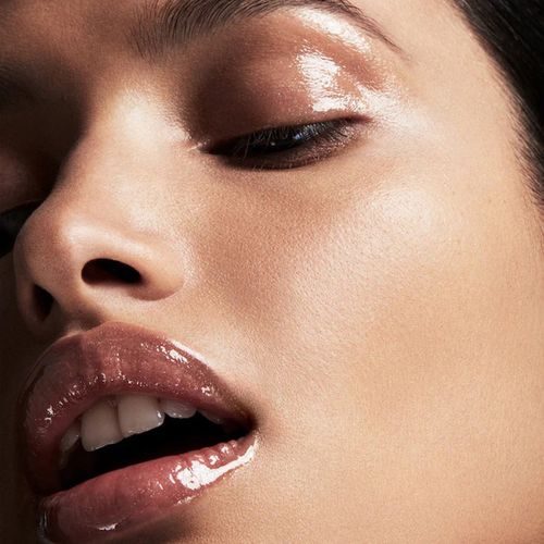 Son Bóng Fenty Beauty By Rihanna Gloss Bomb Universal Lip Luminizer Fenty Glow 01 Màu Hồng Nude-5