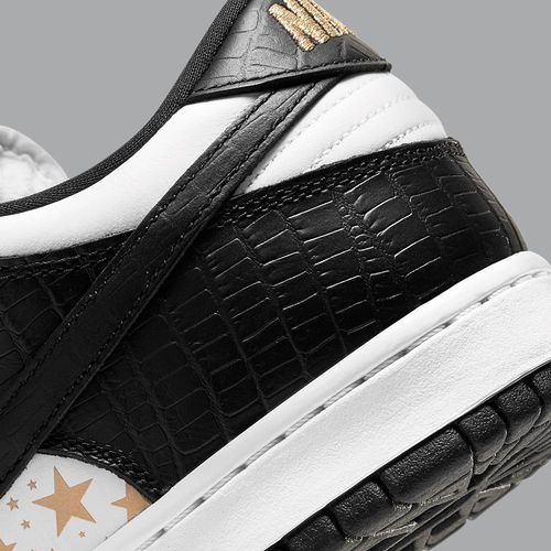 Giày Thể Thao Supreme x Nike SB Dunk Low OG QS Gold Stars DH3228-102 Màu Đen Phối Trắng Size 40.5-7