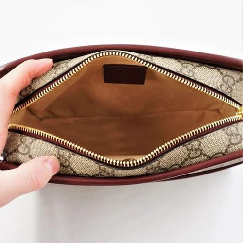 Túi Cầm Tay Nam Gucci GG Leather And Canvas Travel Pouch W/ Interlocking G In Red/Beige Màu Beige Viền Da Đỏ Mận-5