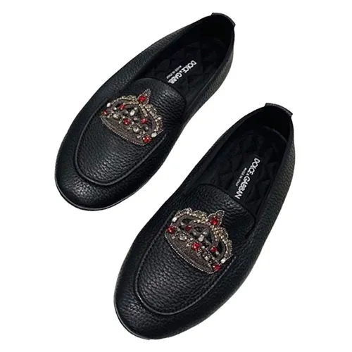 Giày Lười Nam Dolce & Gabbana D&G Crown Logo Embellished Loafers Màu Đen Họa Tiết