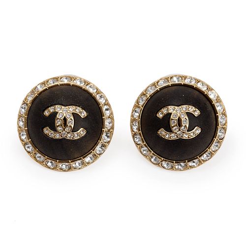 Khuyên Tai Nữ Chanel Gold Plated CC Round Stud Earring Màu Vàng