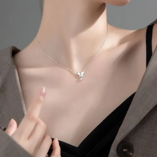Dây Chuyền Nữ Lili Jewelry Đính Đá CZ Hình Hồ Điệp Ada LILI_131181 Màu Trắng