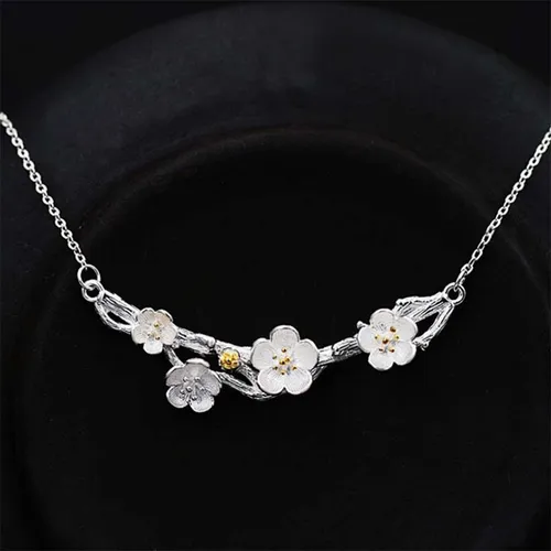 Dây Chuyền Nữ Lili Jewelry Hình Bông Hoa Mận LILI_434427 Màu Bạc