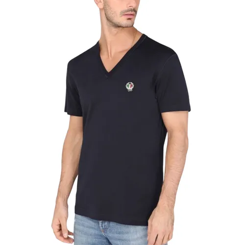 Thời trang Dolce & Gabbana Áo phông - Áo Phông Nam Dolce & Gabbana D&G Crest Logo V Neck T-Shirt Màu Navy Size M - Vua Hàng Hiệu