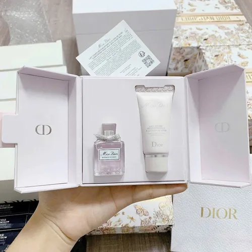 Set Nước Hoa Dior Miss Dior Blooming Bouquet Mini EDT 5ml + Body Milk 20ml Dịu Nhẹ