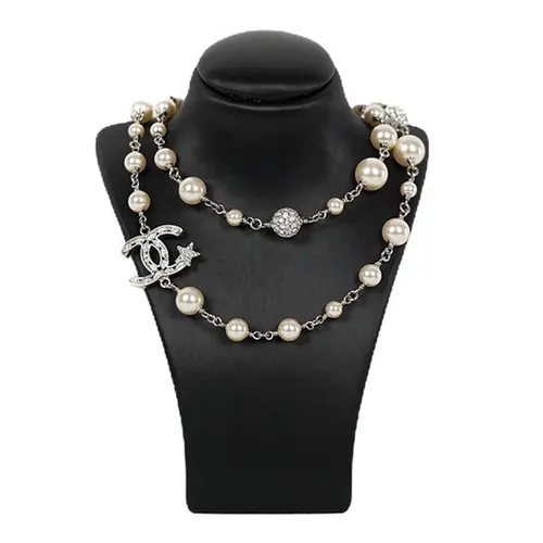 Dây Chuyền Nữ Chanel 21K Snow Queen Pearl Long Necklace Crystal CC Màu Bạc