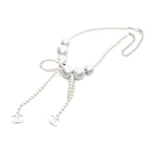 Dây Chuyền Nữ Chanel Mark Ribbon Necklace Màu Trắng