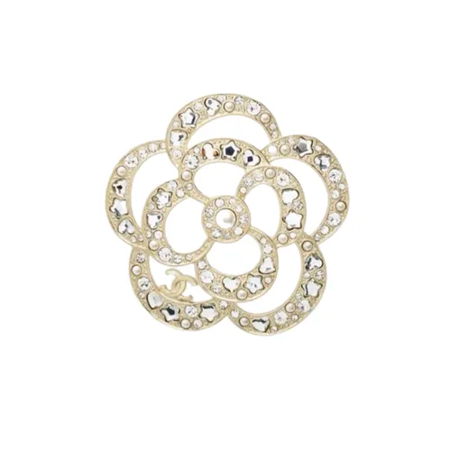 Cài Áo Nữ Chanel CC Logo Heart Star Camellia Brooch Màu Bạc