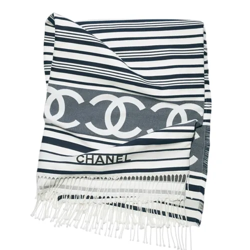 Khăn Quàng Cổ Nữ Chanel Beach Towel Cotton White & Dark Navy Blue AAB614-B22903-U5814 Màu Xanh Trắng