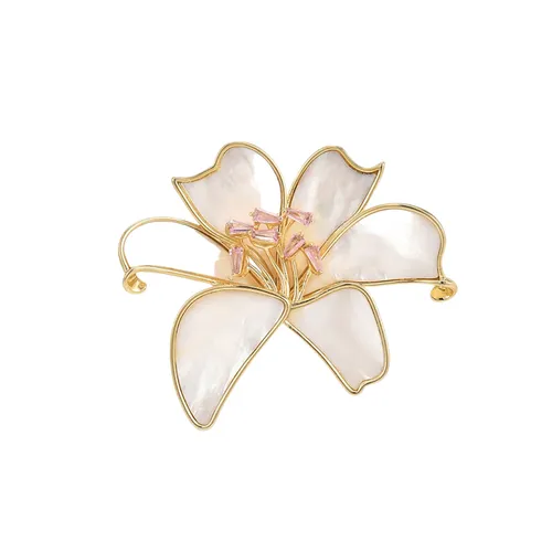 Cài Áo Nữ Meri Pearlescent Petal BR957 Màu Trắng - Vàng