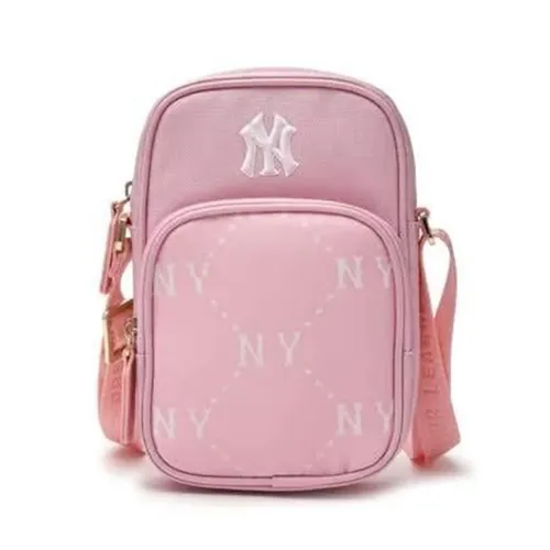Túi Đeo Chéo MLB Kids Diamond Monogram Mini Crossbody Bag Boston Red Sox 7ACRMD25N-50PKL Màu Hồng