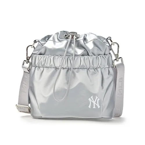 Túi Đeo Chéo Trẻ Em MLB Athleisure String Mini Bucket Bag NY Grey 7ACRB065N-50GRL Màu Xám Nhạt