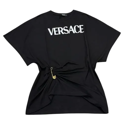 Áo Phông Nữ Versace Safety-pin Black With Logo Printed 1010260 1A00769 2B020 Tshirt Màu Đen Size 36