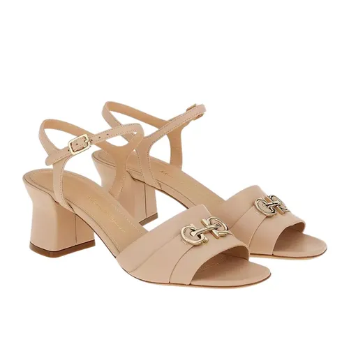 Giày Cao Gót Nữ Salvatore Ferragamo Sandal With Gancini Ornament 01E490 757839 Gót 6cm Màu Nude Size 5