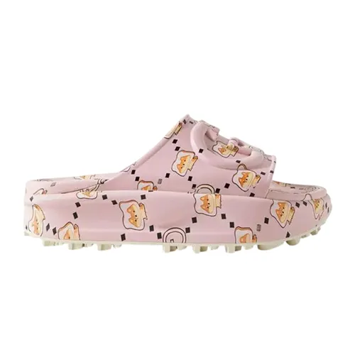 Dép Nữ Gucci Angela Nguyen Embossed Printed Rubber Platform Slides 737926 JAAC6 6810 Màu Hồng Size 36