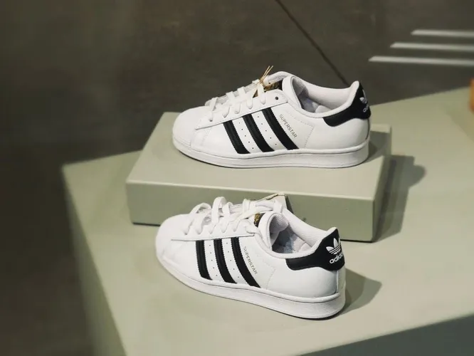 GIÀY originals Nữ SUPERSTAR FV3284-4