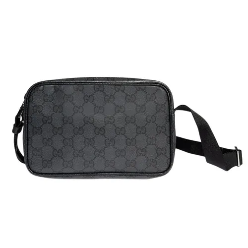 Túi Đeo Chéo Nam Gucci Essence Classic Mini Bag 876494 FAF9R 1000 Màu Đen