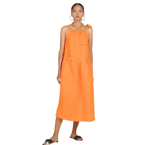 Váy Suông Nữ F2 Fashion & Freedom New Linen New Horizon D364-C-S-0322 Màu Cam Size S