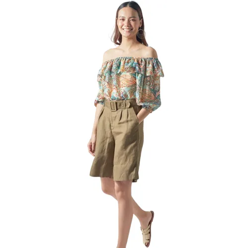 Quần Short Nữ F2 Fashion & Freedom Linen QS43-RD-S-1021 Màu Xanh Rêu Size S