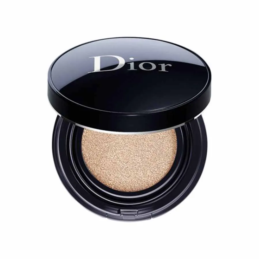 Diors New Monogram Cushion Foundation Will Tide You Over While Youre  Saving Up For Its Book Tote Bag  ZULAsg