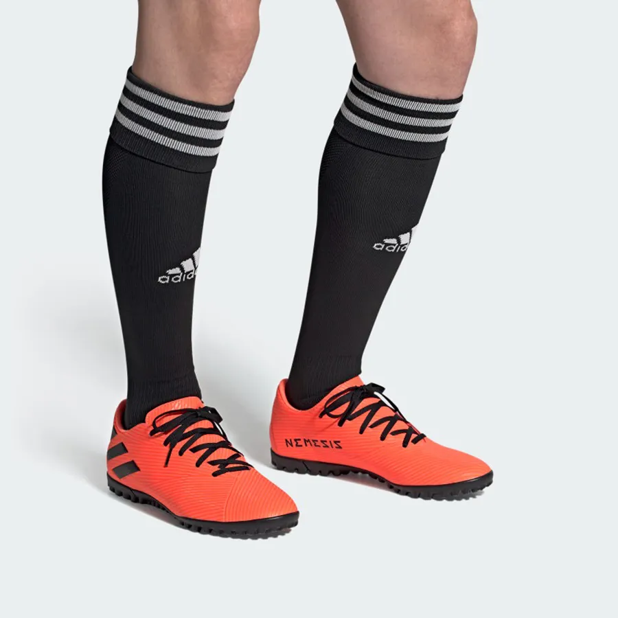 Top 12 mẫu giày đá bóng Adidas chính hãng chất lượng tốt hiện nay