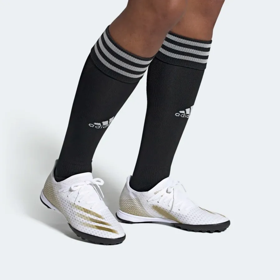 Top 12 mẫu giày đá bóng Adidas chính hãng chất lượng tốt hiện nay