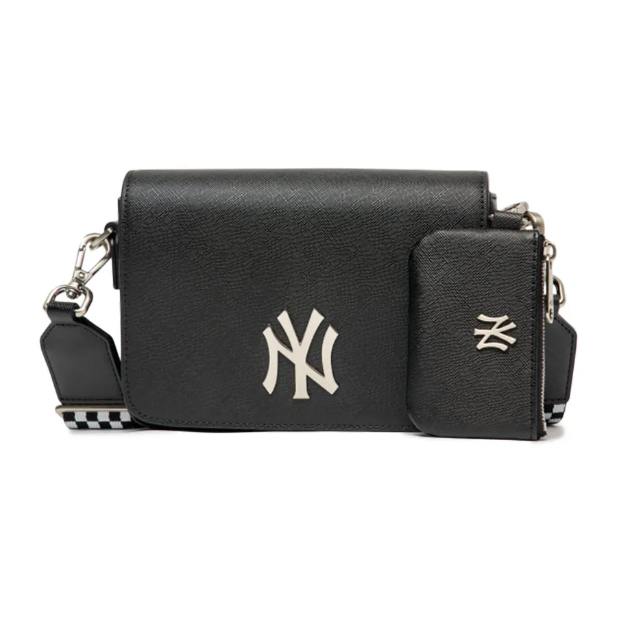 Hãy tham gia xem chiếc túi đeo chéo MLB thời trang với thiết kế đơn giản nhưng không kém phần tiện dụng. Một lựa chọn hoàn hảo để mang đến sự tươi trẻ cho phong cách của bạn!