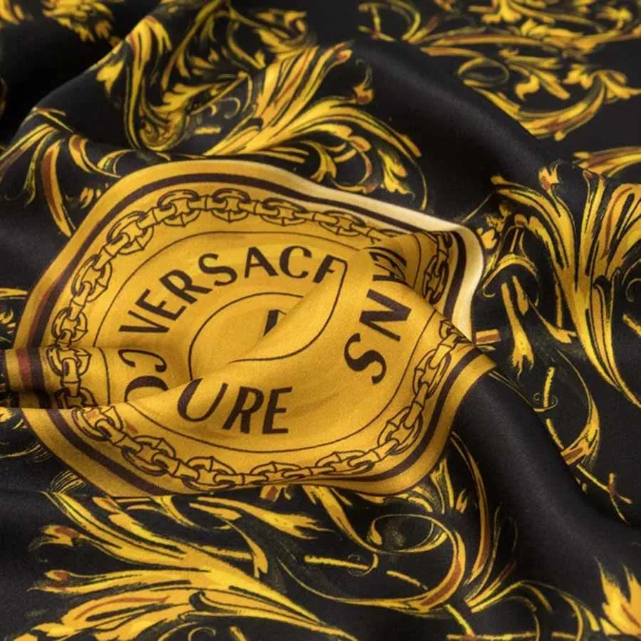 Mua Khăn Versace Jeans Couture Baroque Pattern Màu Đen Họa Tiết ...