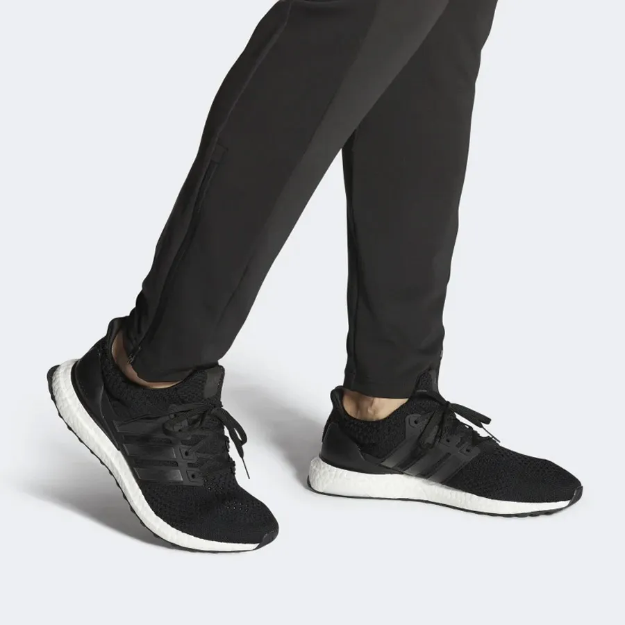 Mua Giày Thể Thao Adidas Ultraboost 5 Dna Running Lifestyle Gv8746 Màu Đen  Size 39 - Adidas - Mua Tại Vua Hàng Hiệu H067812
