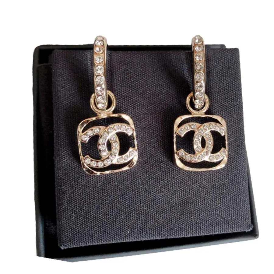 Trang sức Chanel - Khuyên Tai Chanel CC Logo Đá Vuông Màu Vàng Trắng - Vua Hàng Hiệu
