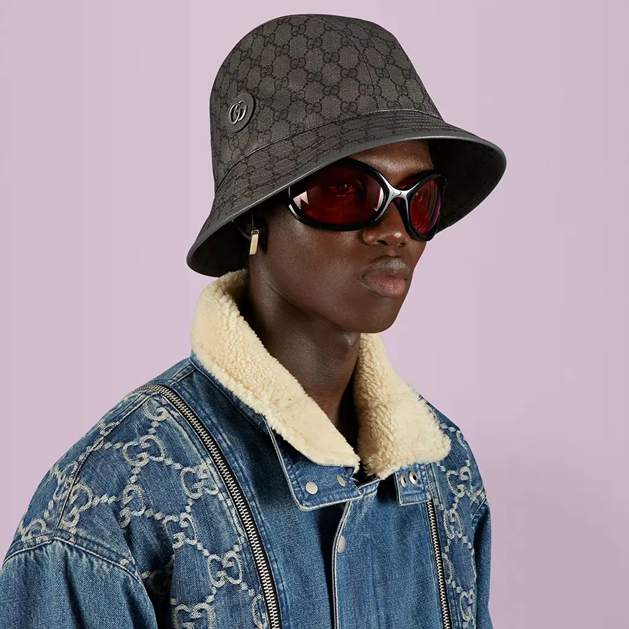 Mũ Gucci GG Supreme Canvas Bucket Hat Màu Xám Đen Vua Hàng Hiệu