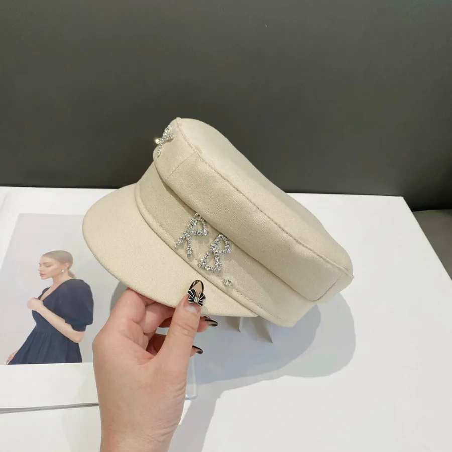 Mũ Nồi Ruslan Baginskiy Crystal-Embellished Baker Boy Cap Màu Be