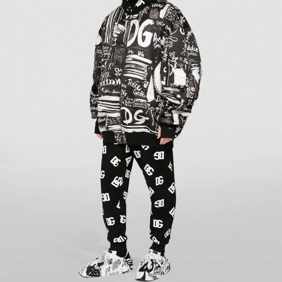 Short Dolce & Gabbana 'Angels And King' Graffiti - Taille 50 - Imprimé Défilé, Détails Cloutés - Occasion Très Bon état