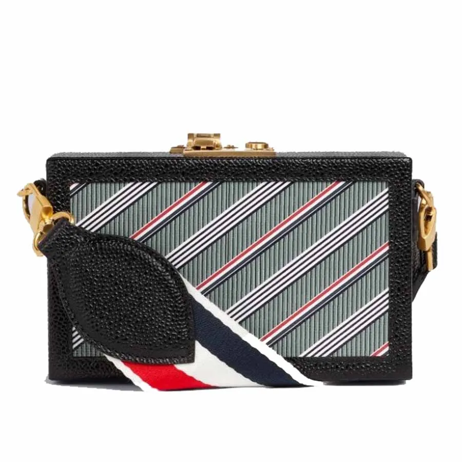 Thom Browne - Túi Cầm Tay Nam Thom Browne Medium Grey Monogram Coated Canvas Leather Frame Mini Trunk Clutch MAC119A07557035 Màu Xám Đen - Vua Hàng Hiệu