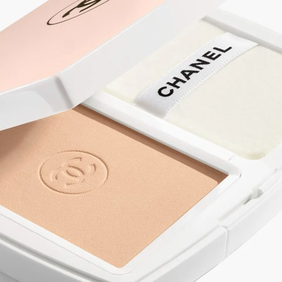 Phấn Phủ Kiềm Dầu Chanel Le Blanc Brightening Compact Foundation