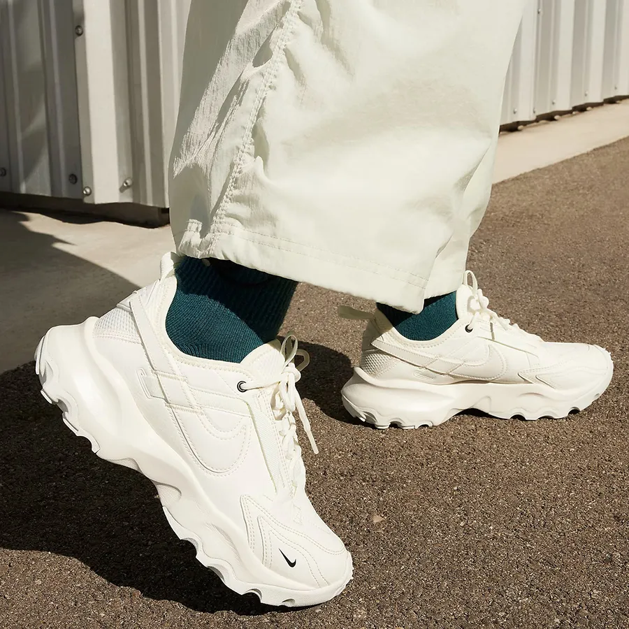 Nike Women's TC 7900 DD9682-003 23cm