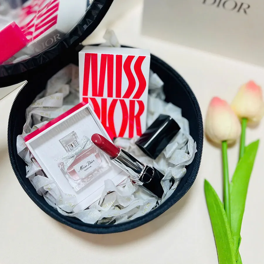 Set Nước Hoa Nữ Dior Mini 3 Món (Miss Dior Parfum 5ml + Son 720 Mini Satin + Clutch Dior)