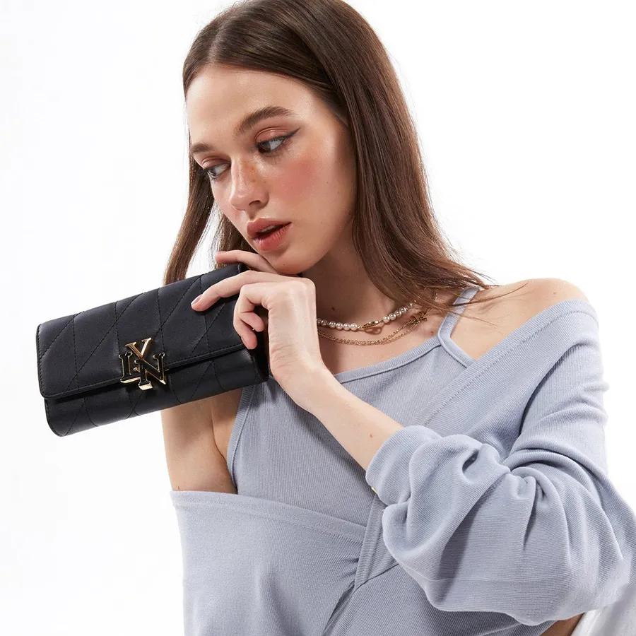 LYN★NEW GASTONIA WALLET ON CHAIN ウォレット 日本未入荷 Ví Dáng Dài Nữ Lyn New Gastonia Wallet On Chain LL24FWF028