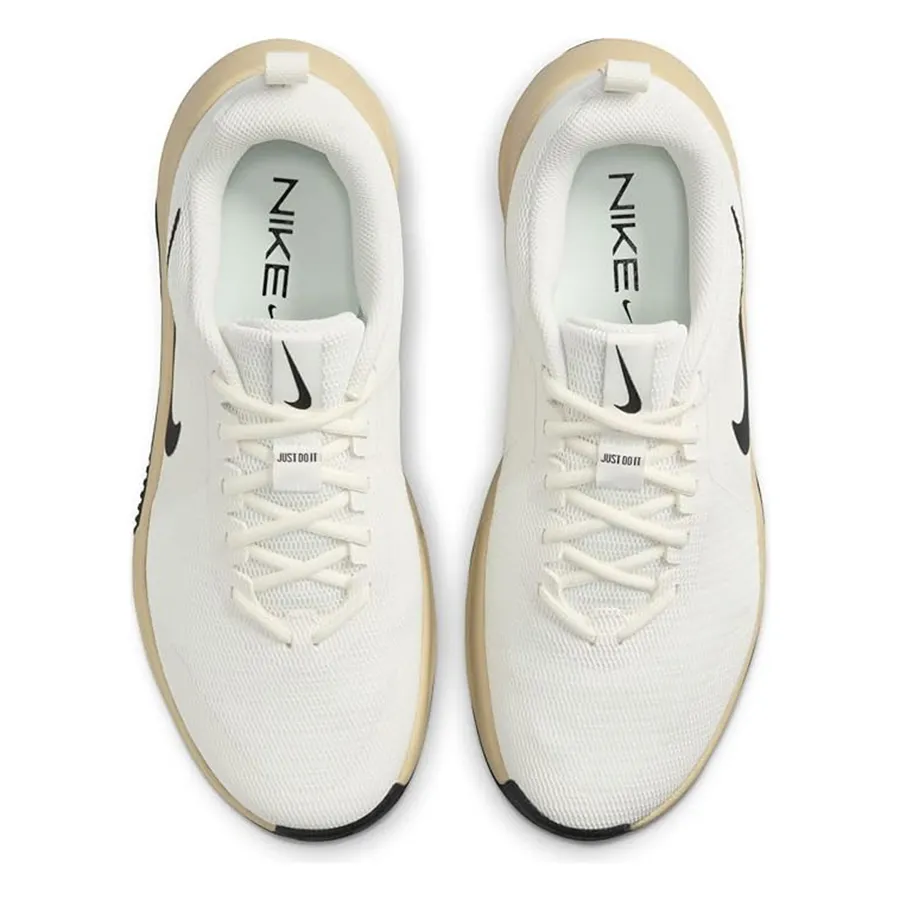 white nike trainer sale