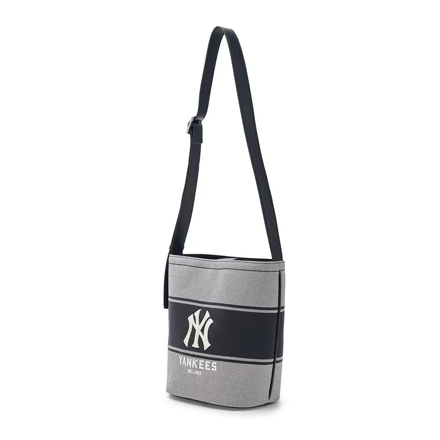Túi Đeo Chéo Nữ MLB Varsity Lettering Canvas Bucket Bag New