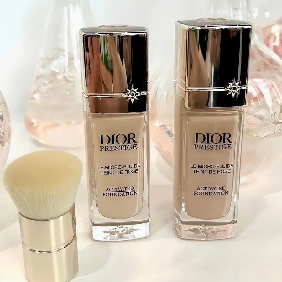 Set Kem Nền + Cọ Trang Điểm Dior Prestige Le Micro-Fluide Teint De