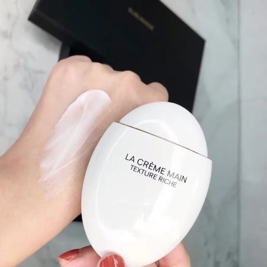 Kem Dưỡng Da Tay Chanel La Crème Main Texture Riche Hand Cream