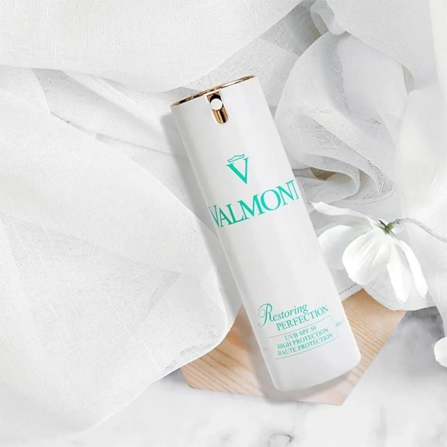 Kem Chống Nắng Valmont Restoring Perfection UVB High Protection