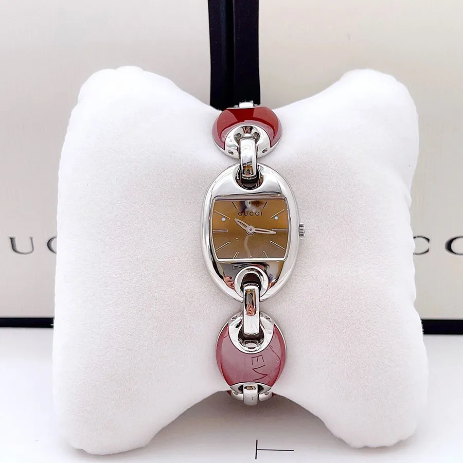 Đồng Hồ Nữ Gucci Marina Chain Silver Dial Steel And Ceramic YA121516 Màu Đỏ Bạc