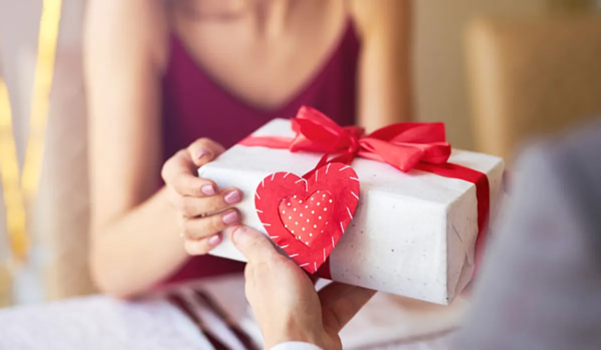 Những món quà gì là phù hợp để tặng người yêu vào ngày Valentine trắng?
