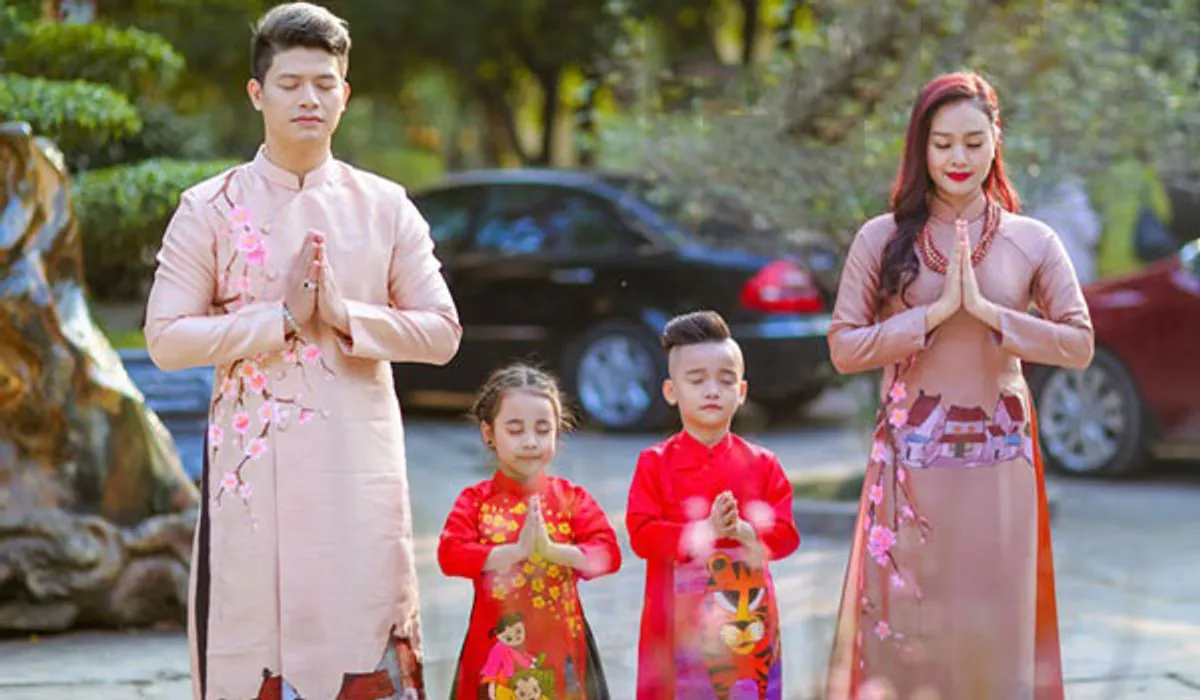 5 kiểu trang phục nên tránh khi đi lễ chùa ngày đầu năm - Báo Phụ Nữ