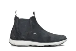Xu hướng giày boot nữ sành điệu và phá cách cho mùa đông 2025 - 31