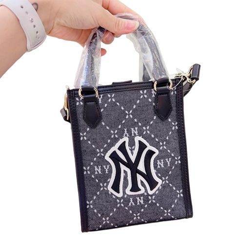 Túi Đeo Chéo MLB Classic Monogram Jacquard New York Yankees Bag 7ACRMD93N-50KBS Màu Đen